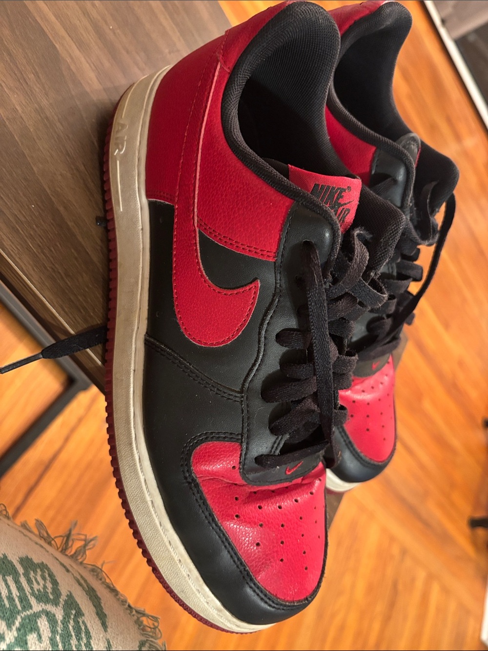 Nike Low-Top Sneakers in Red and Black